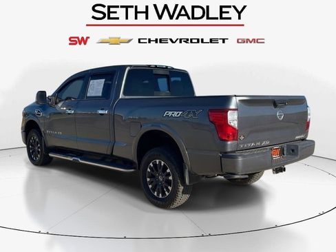 Used 2018 Nissan Titan PRO-4X image 5
