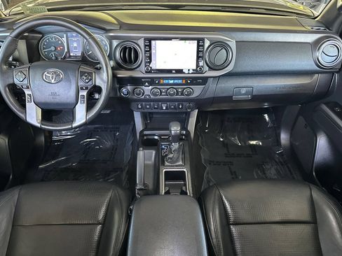 Used 2020 Toyota Tacoma TRD Off-Road w/ TRD Premium Off Road Package AWD/4WD image 14