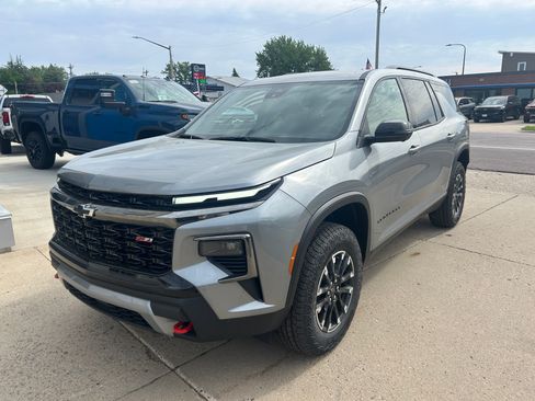 New 2026 Chevrolet Traverse Z71 w/ Driver Confidence Package AWD/4WD image 2