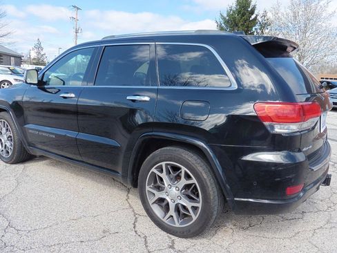 Used 2020 Jeep Grand Cherokee Overland image 2