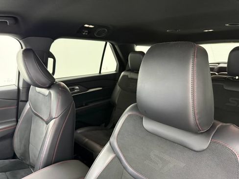 Used 2025 Ford Explorer ST RWD image 25