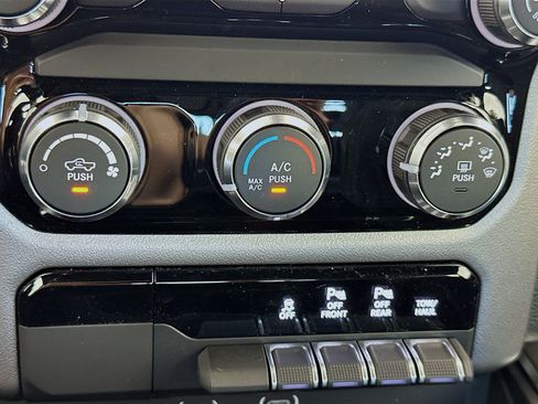 New 2026 RAM 1500 Express AWD/4WD image 15