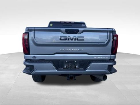 Used 2024 GMC Sierra 2500 Denali Ultimate image 8