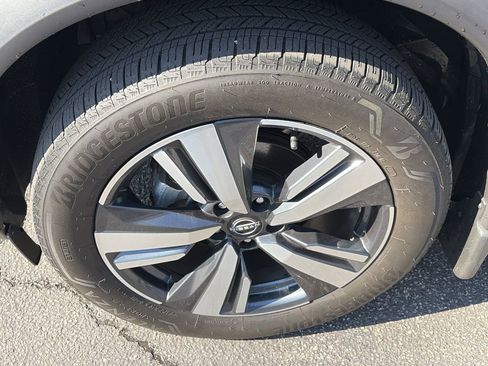 Certified 2023 Nissan Rogue SL w/ SL Premium Package image 8