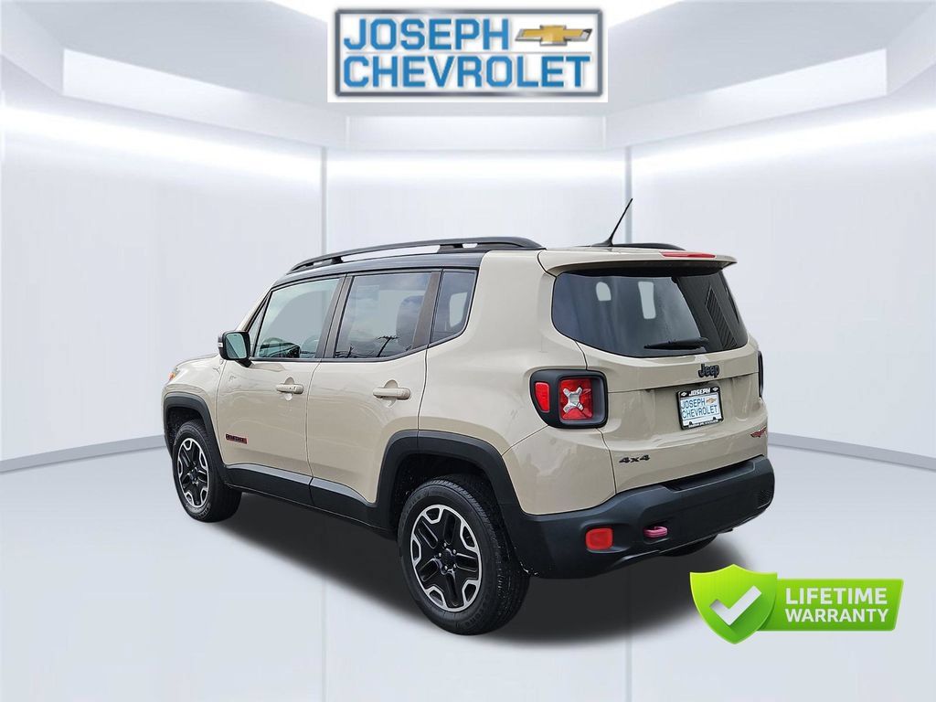 Used 2016 Jeep Renegade Trailhawk AWD/4WD image 4