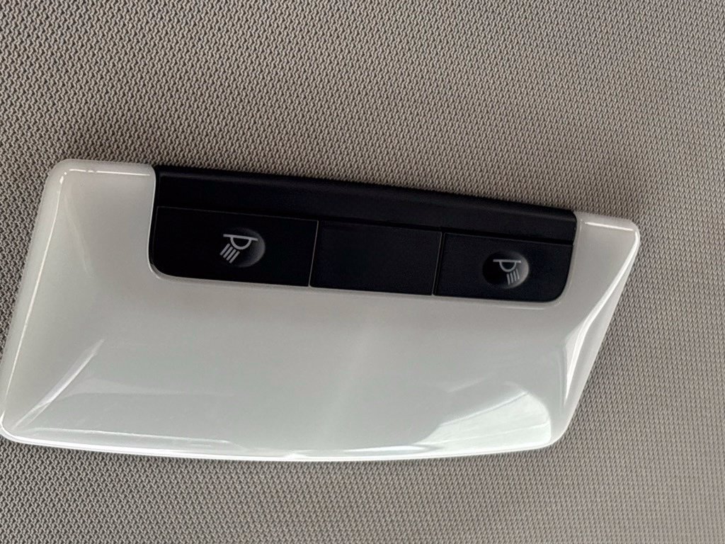 Used 2023 Nissan Rogue S FWD image 9