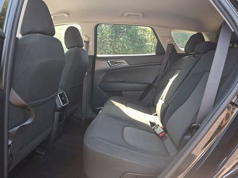 Used 2023 Kia Sportage LX AWD/4WD image 11
