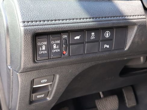 Used 2021 Honda Odyssey Elite image 15