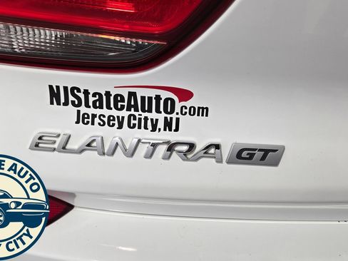 Used 2018 Hyundai Elantra GT FWD image 28