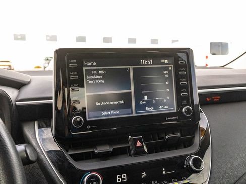 Used 2021 Toyota Corolla LE image 28