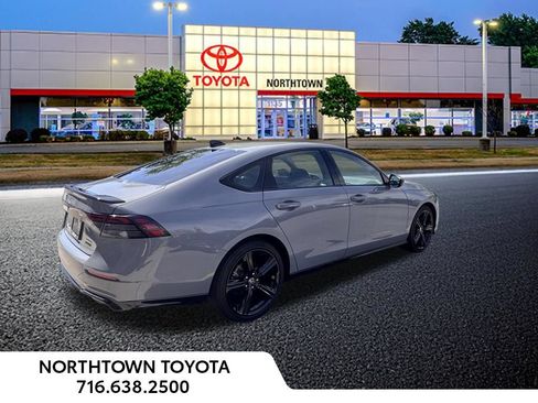 Used 2023 Honda Accord Sport image 12