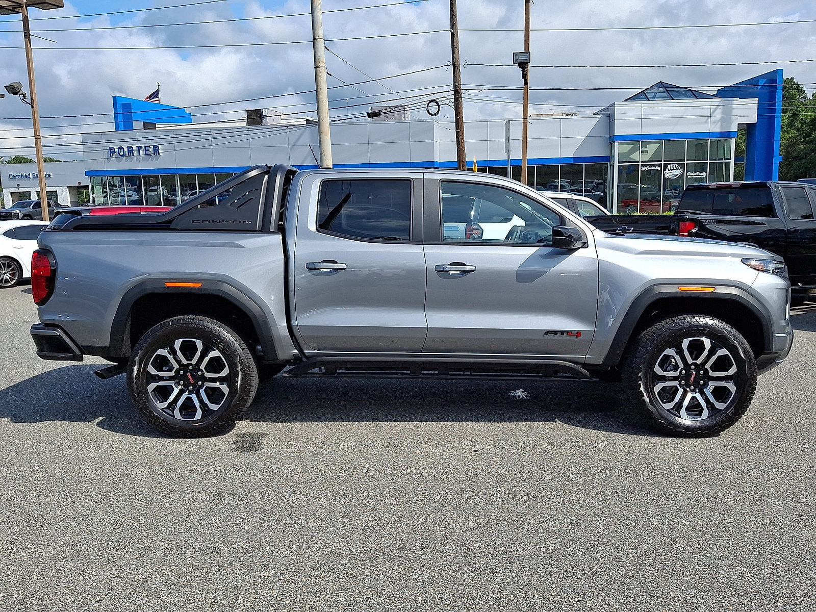 Certified 2025 GMC Canyon AT4 w/ Nightfall Edition AWD/4WD image 7