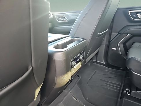 Used 2023 Chevrolet Tahoe Z71 w/ Off-Road Capability Package image 31