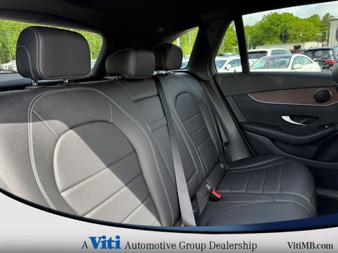 Used 2022 Mercedes-Benz GLC 300 4MATIC image 27