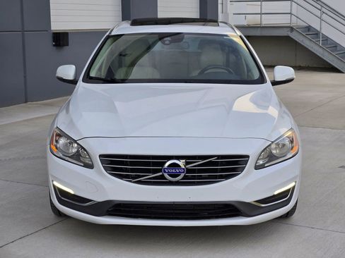 Used 2015 Volvo V60 T5 Premier image 3