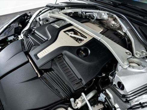 Used 2025 Aston Martin DBX 707 image 8