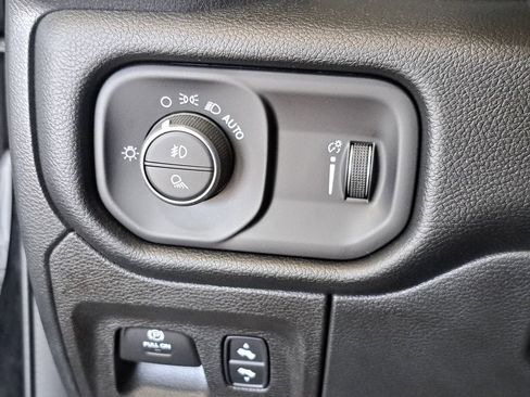 Used 2022 RAM 1500 Big Horn AWD/4WD image 23