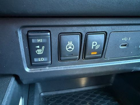 Certified 2024 Nissan Frontier SV w/ SV Convenience Package image 17