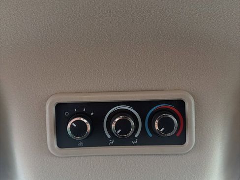 Used 2017 Chevrolet Express 3500 LS image 30