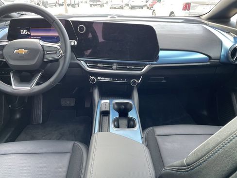Used 2024 Chevrolet Equinox EV LT image 11