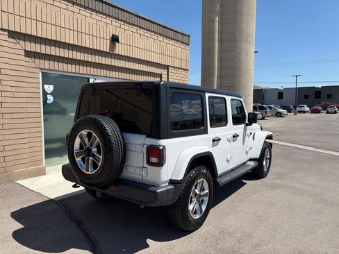 Used 2018 Jeep Wrangler Unlimited Sahara w/ Cold Weather Group AWD/4WD image 3