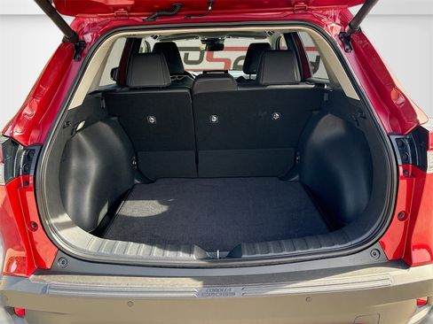 Used 2024 Toyota Corolla Cross XLE image 28