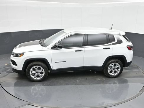 Used 2025 Jeep Compass Sport w/ Mopar Graphics Package AWD/4WD image 35