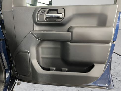 Used 2021 Chevrolet Silverado 2500 Custom w/ Custom Value Package AWD/4WD image 15
