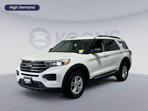 Used 2023 Ford Explorer XLT AWD/4WD image 1