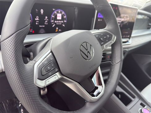 New 2026 Volkswagen Tiguan SE R-Line image 13