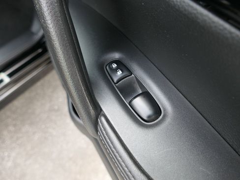 Used 2018 Nissan Rogue Sport SL w/ SL Premium Package FWD image 25