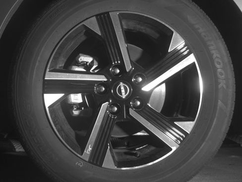 Used 2025 Nissan Sentra SV FWD image 12