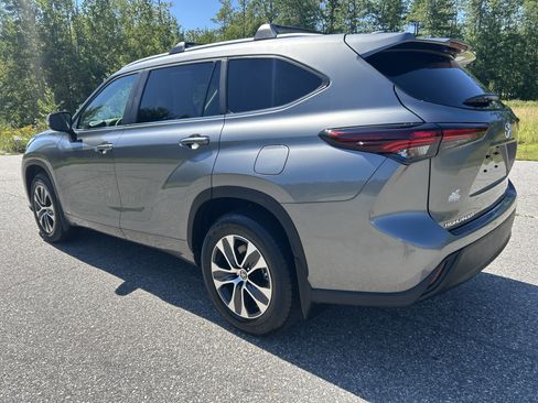 Used 2026 Toyota Highlander XLE AWD/4WD image 7
