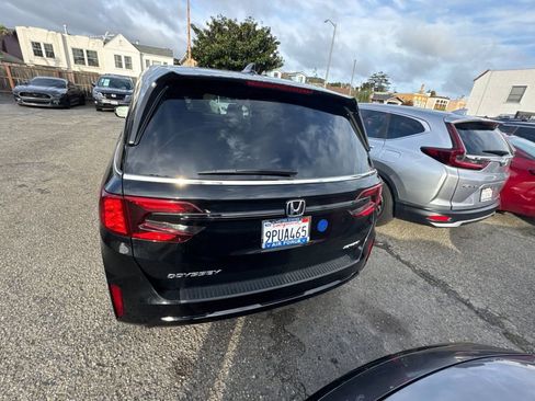 Used 2025 Honda Odyssey Sport-L image 6