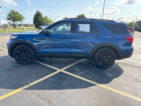 Used 2021 Ford Explorer XLT w/ Equipment Group 202A AWD/4WD image 17