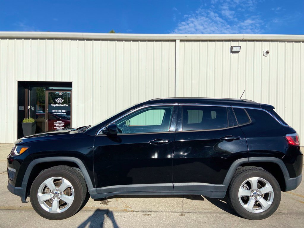 Used 2018 Jeep Compass Latitude w/ Popular Equipment Group AWD/4WD image 2