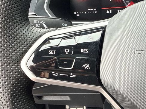 Used 2024 Volkswagen Tiguan SE R-Line AWD/4WD image 22