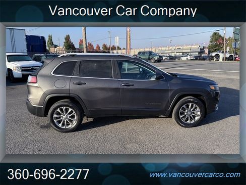 Used 2019 Jeep Cherokee Latitude Plus w/ Cold Weather Group image 7