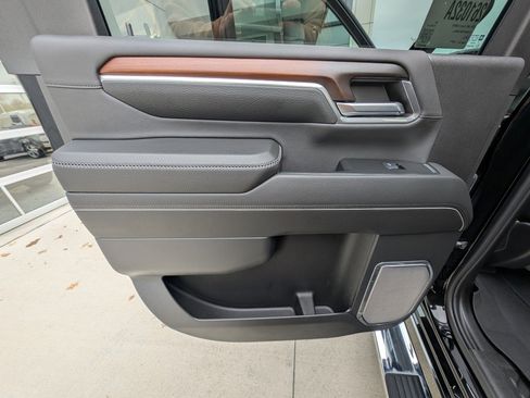 Used 2024 GMC Sierra 2500 Denali w/ Denali Reserve Package image 45