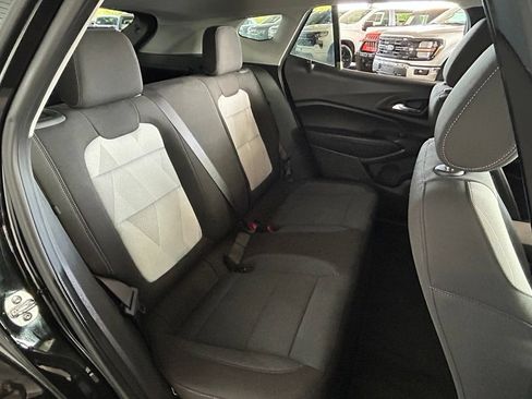 Used 2025 Chevrolet Trax LS FWD image 16