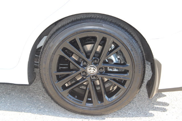 Used 2026 Toyota Camry SE w/ Multimedia Upgrade Package FWD image 8