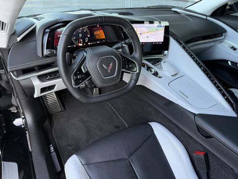 Used 2023 Chevrolet Corvette Stingray Premium Cpe w/ Z51 Performance Package image 23