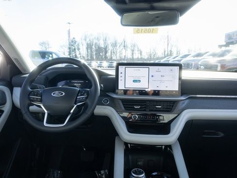 New 2026 Ford Explorer Platinum w/ LUX Leather Package image 30