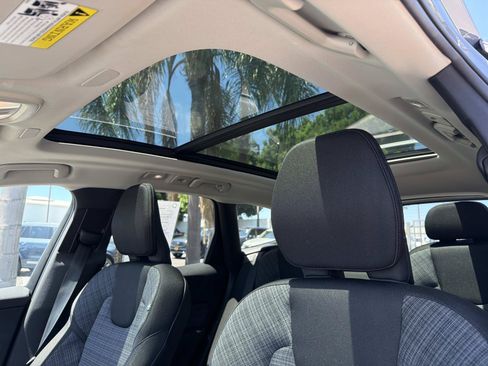 Certified 2024 Volvo XC60 B5 Core w/ Protection Package Premier AWD/4WD image 35