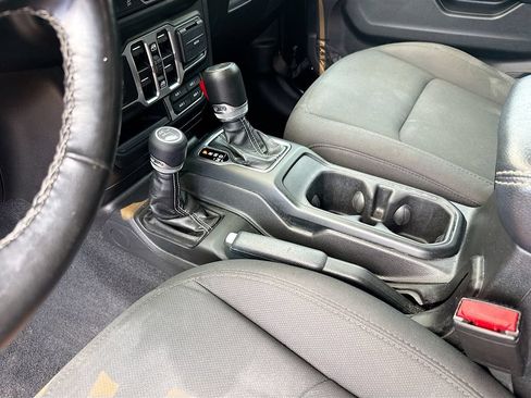 Used 2023 Jeep Wrangler Unlimited Sahara w/ Cold Weather Group AWD/4WD image 26