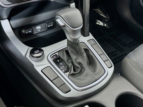 Certified 2025 Kia Seltos LX AWD/4WD image 16