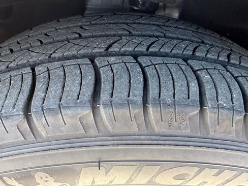 Used 2024 Ford Edge SE AWD/4WD image 28