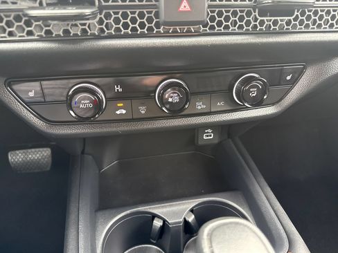 Certified 2024 Honda HR-V Sport image 31