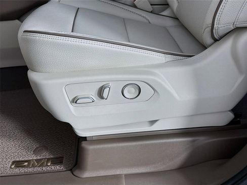 New 2026 GMC Yukon XL Denali AWD/4WD image 22