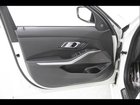 Certified 2023 BMW 330i xDrive Sedan w/ M Sport Package AWD/4WD image 4